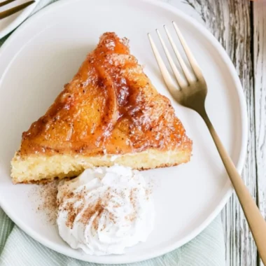 Delicious Peach Upside Down Cake with caramelized peaches on top